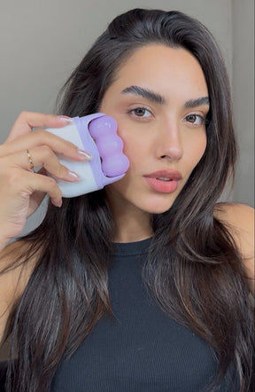 Ice Roll 2 em 1 – Massageador Facial e Corporal