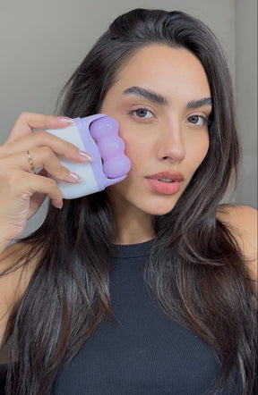 Ice Roll 2 em 1 – Massageador Facial e Corporal